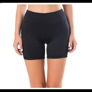 Yoga/Running Shorts L NEW